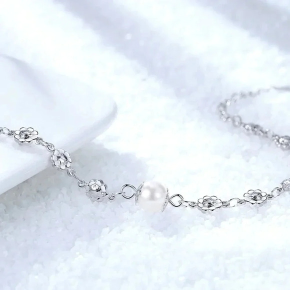 Dainty 925 Sterling Silver Flower & Pearl Bracelet - Picture 3 of 5